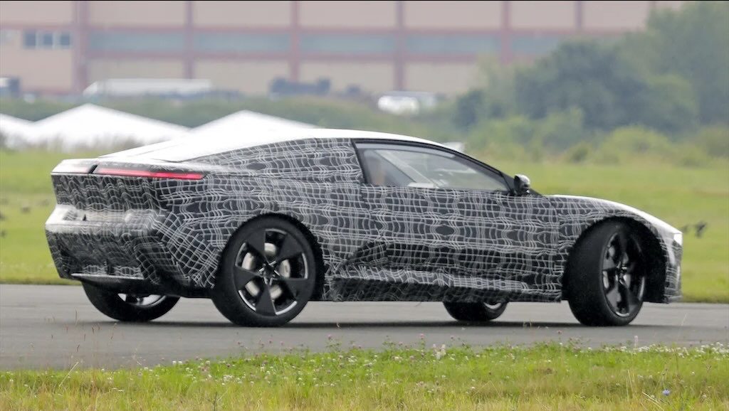 Tajemniczy prototyp BMW pojawił się na zdjęciach szpiegowskich