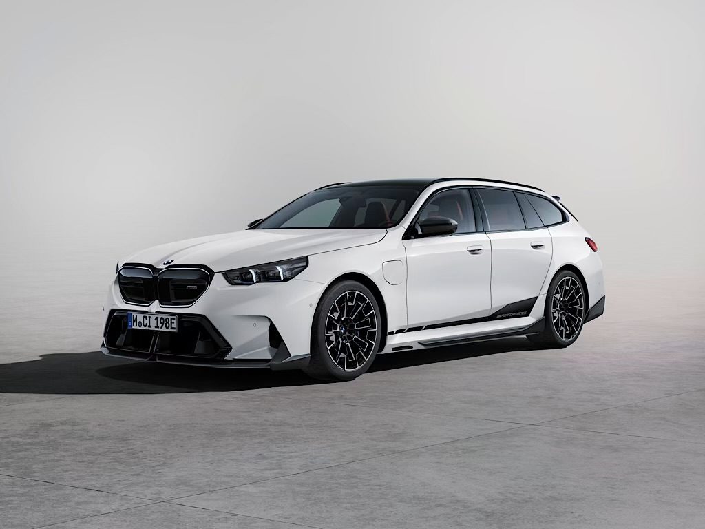 Nowe BMW M5 Touring G99 z pakietem M Performance