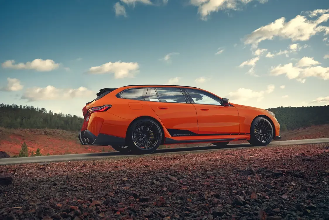 Nowe BMW M5 Touring G99 z pakietem M Performance