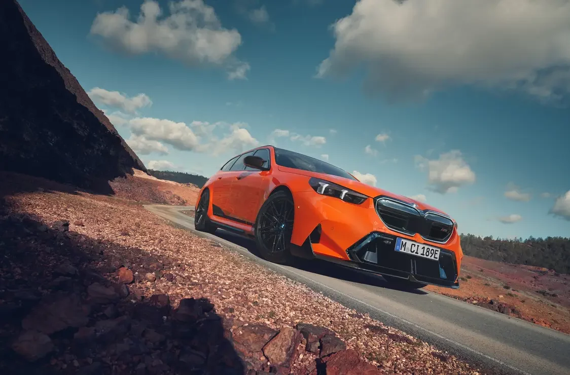 Nowe BMW M5 Touring G99 z pakietem M Performance