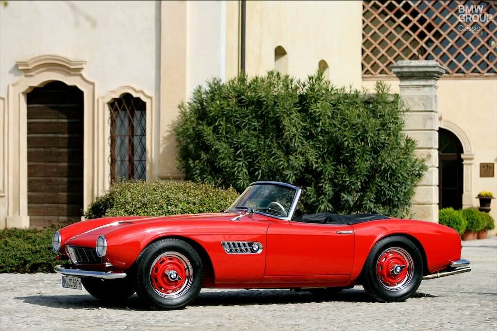 BMW: Legenda na czterech kołach - Które modele zasługują na miano kultowych?