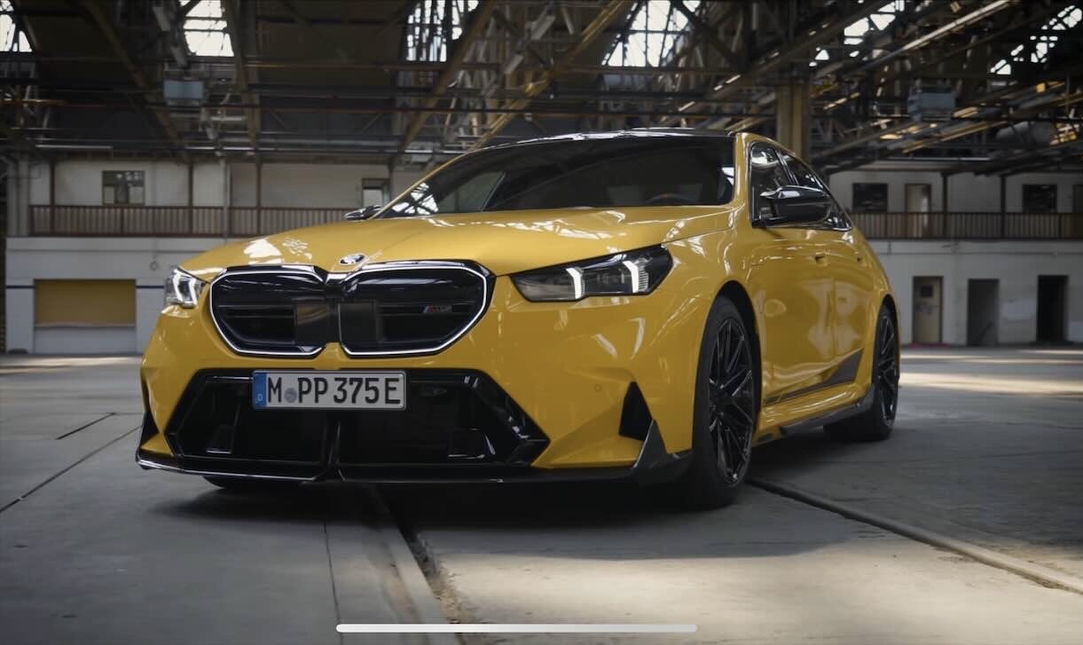 BMW M5 M Performance – moc, karbon i adrenalina na drodze