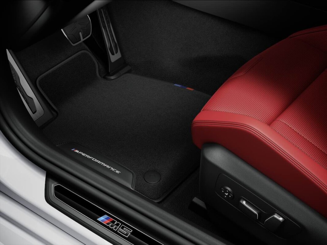 BMW M5 M Performance – moc, karbon i adrenalina na drodze