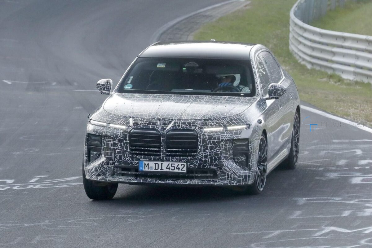 Nowe zdjęcia BMW Serii 7 LCI w kamuflażu