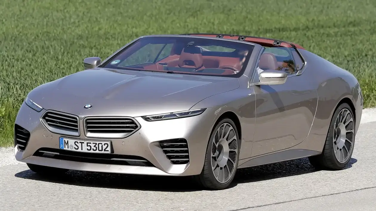 BMW Skytop na drodze: Limitowany roadster V8 w ruchu