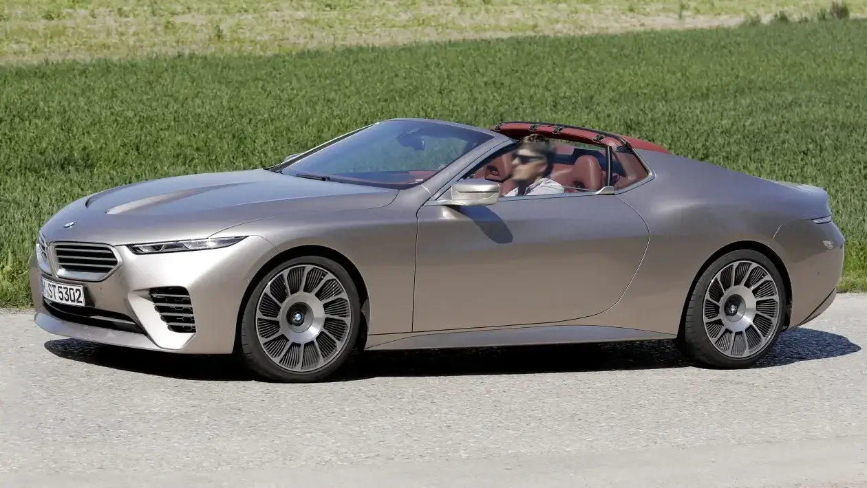 BMW Skytop na drodze: Limitowany roadster V8 w ruchu