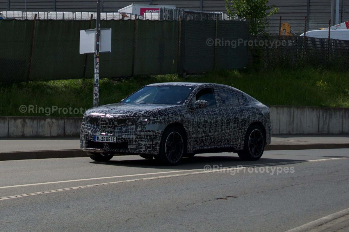 BMW iX4 przyłapane w Nürburg. Nowe zdjęcia elektrycznego następcy X4