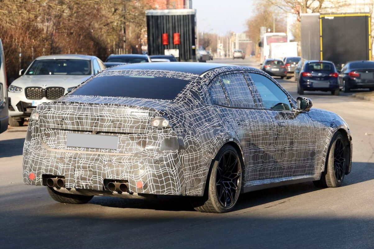 BMW M3 G84: Ewolucja ikony. Nowy design i technologia mild-hybrid w modelu 2028 BMW M3 G84: Ewolucja ikony. Nowy design i technologia mild-hybrid w modelu 2028