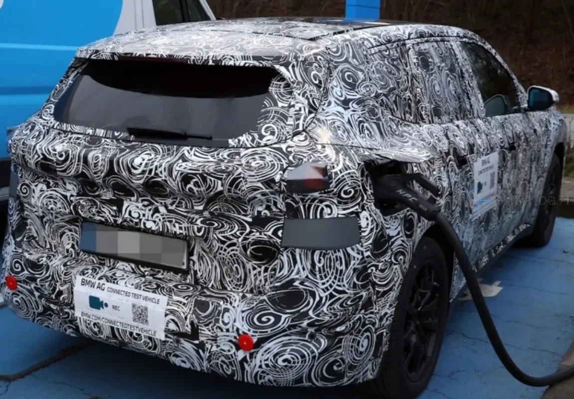 Nowe BMW iX1 (2027): Rewolucja zamiast liftingu. Co wiemy o „Baby iX3”? Nowe BMW iX1 (2027): Rewolucja zamiast liftingu. Co wiemy o „Baby iX3”?