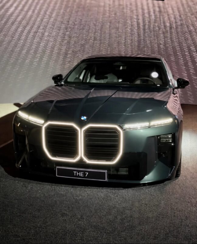 BMW Serii 7 (2026) nadchodzi. Premiera już w kwietniu w Pekinie