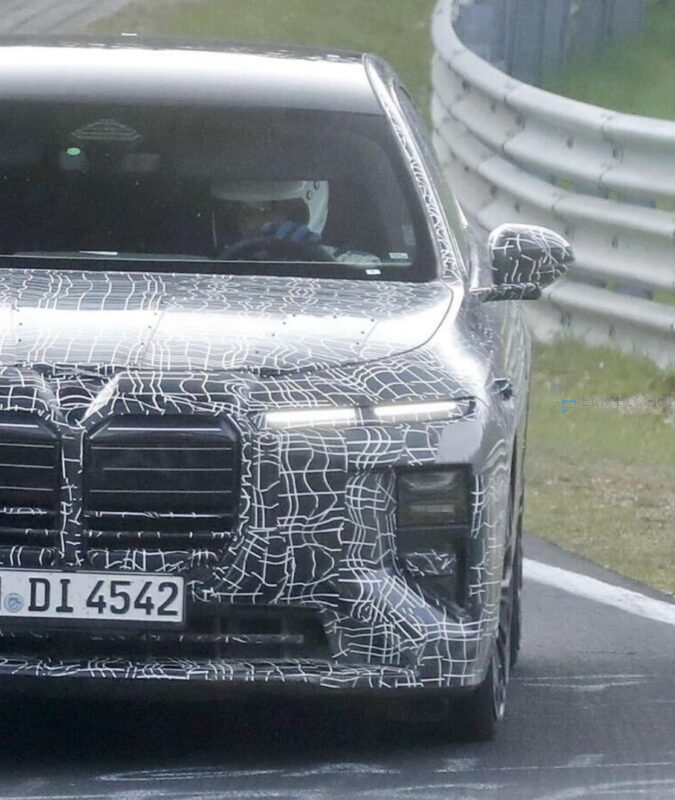 BMW Serii 7 LCI (2026): nowe zdjęcia w kamuflażu potwierdzają wyciek