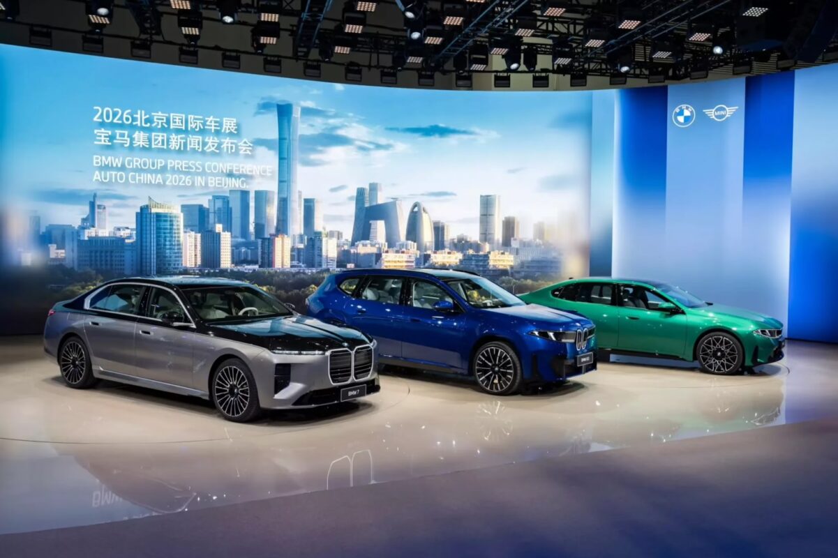 BMW iX3 Flow Edition: Kolor nadwozia na żądanie. E Ink wchodzi do gry