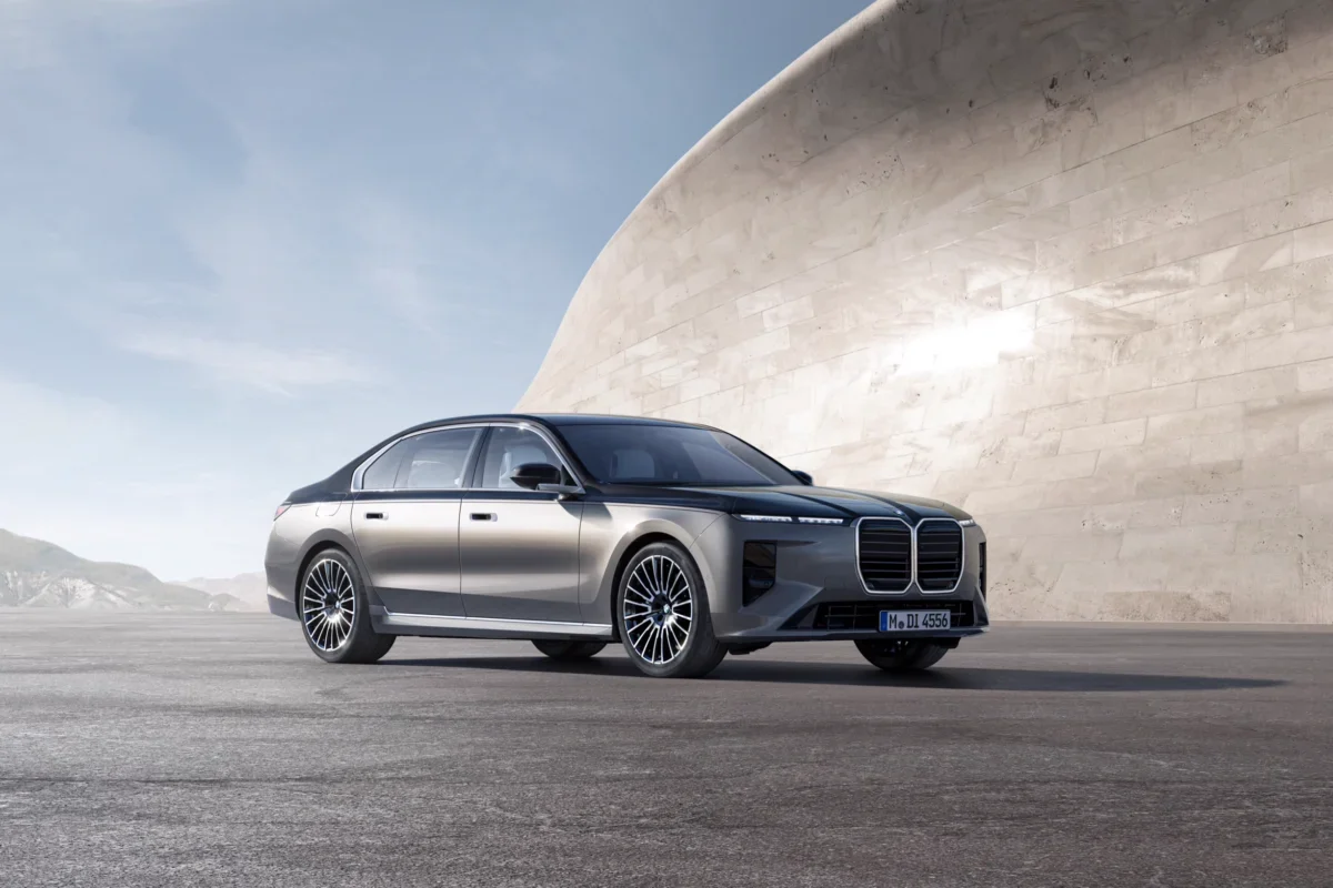 BMW iX3 Flow Edition: Kolor nadwozia na żądanie. E Ink wchodzi do gry