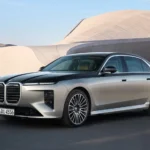 BMW serii 7 (2026) już oficjalnie. 8K i 720 km robią różnicę