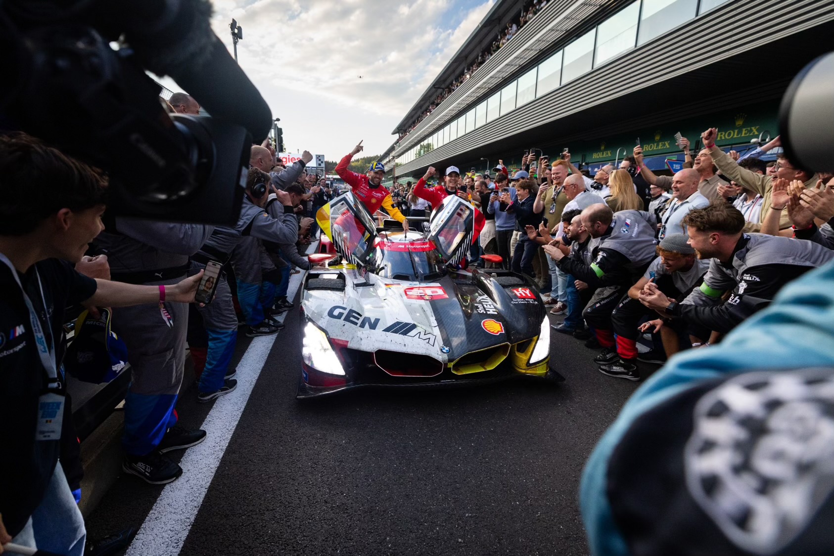 BMW wraca na szczyt. Historyczny dublet BMW M Hybrid V8 w Spa