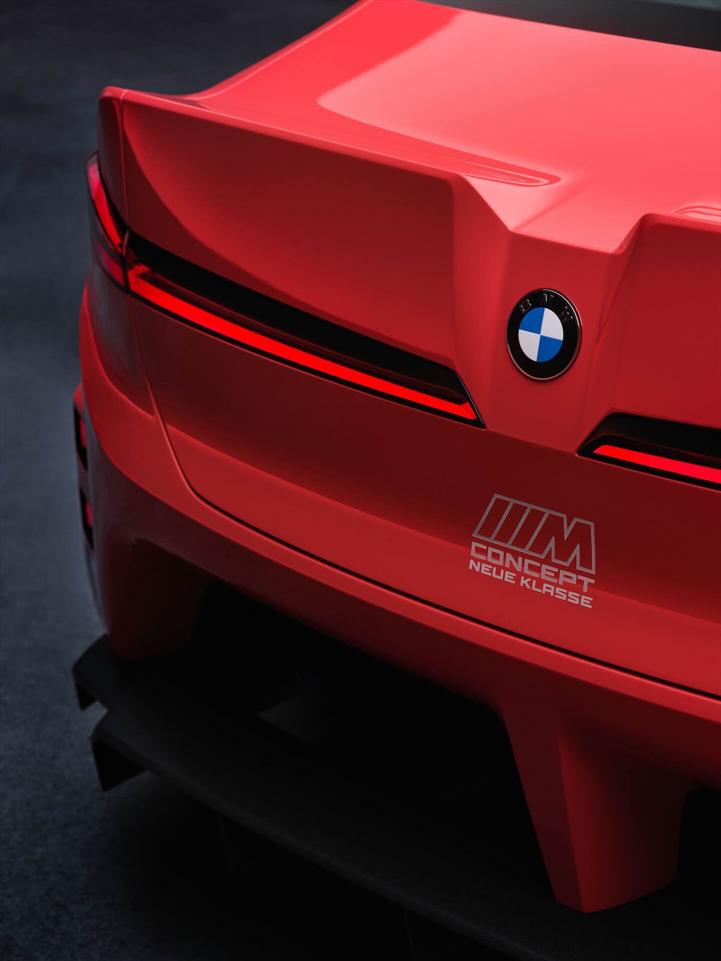 BMW M właśnie zmienia swój znak rozpoznawczy. Poznaj BMW M Yellow Lights