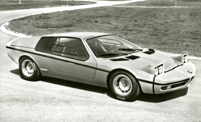 BMW M1. Supersamochód, który stworzył legendę BMW M BMW M1. Supersamochód, który stworzył legendę BMW M
