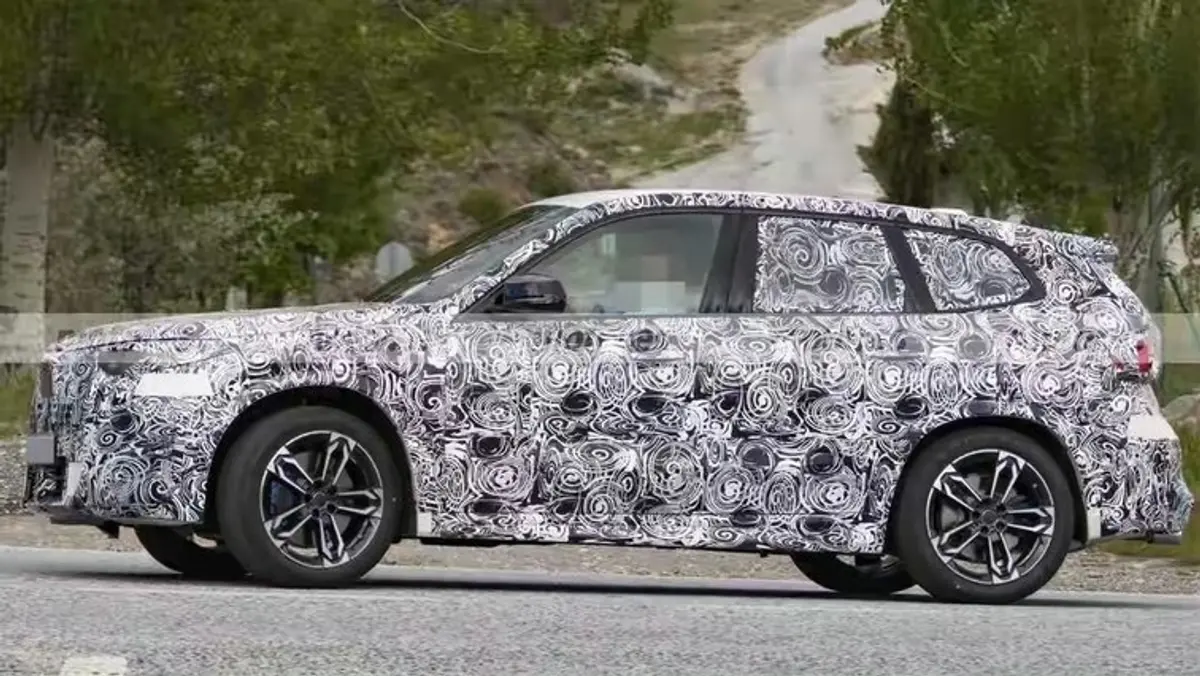 BMW X1 M40 zamiast M35i? Zdjęcia szpiegowskie ujawniają wielkie zmiany