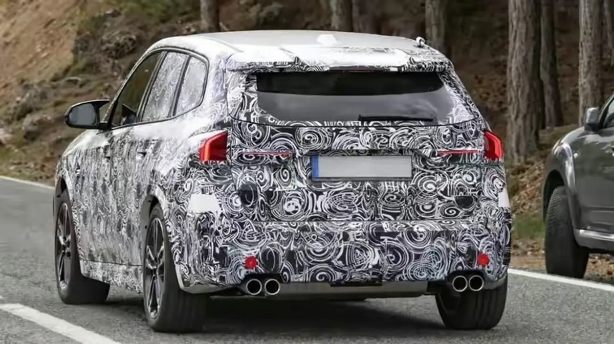BMW X1 M40 zamiast M35i? Zdjęcia szpiegowskie ujawniają wielkie zmiany