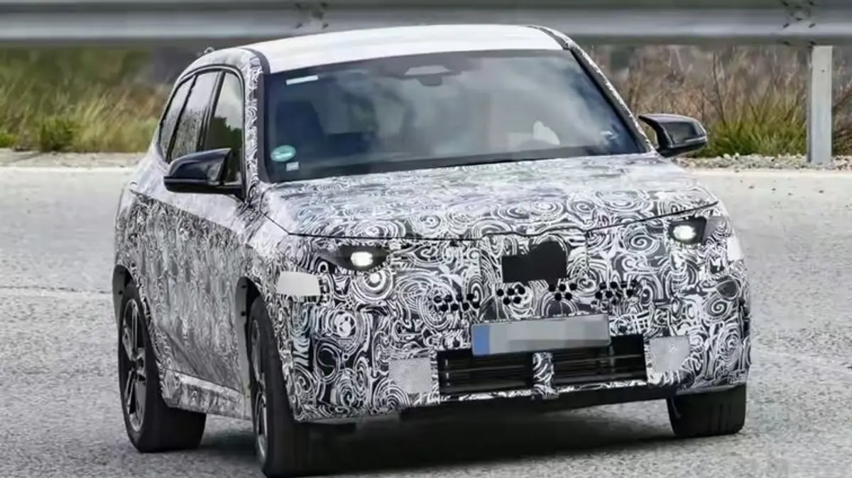 BMW X1 M40 zamiast M35i? Zdjęcia szpiegowskie ujawniają wielkie zmiany