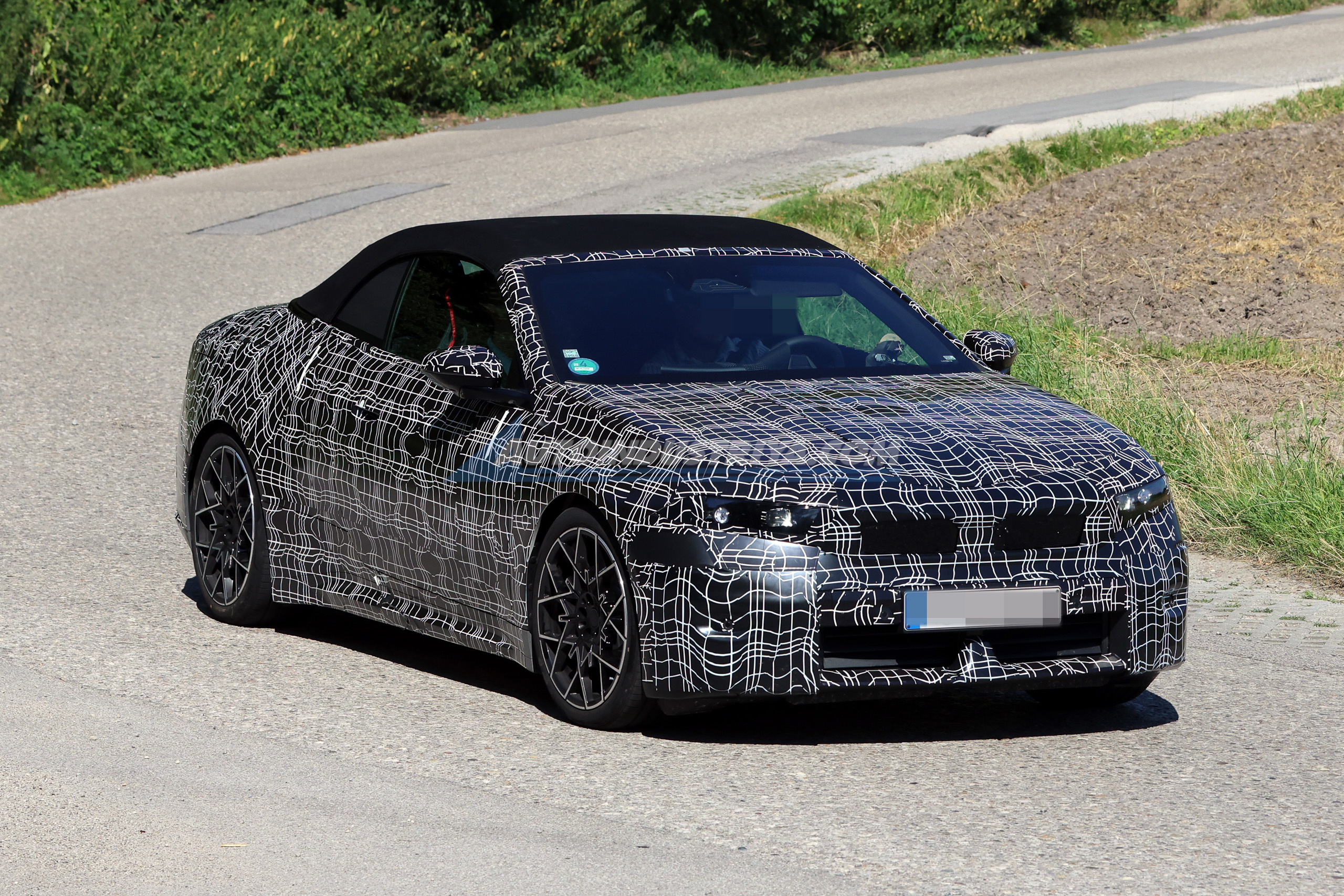 BMW i4 Cabrio (2028): Pierwsze zdjęcia i informacje
