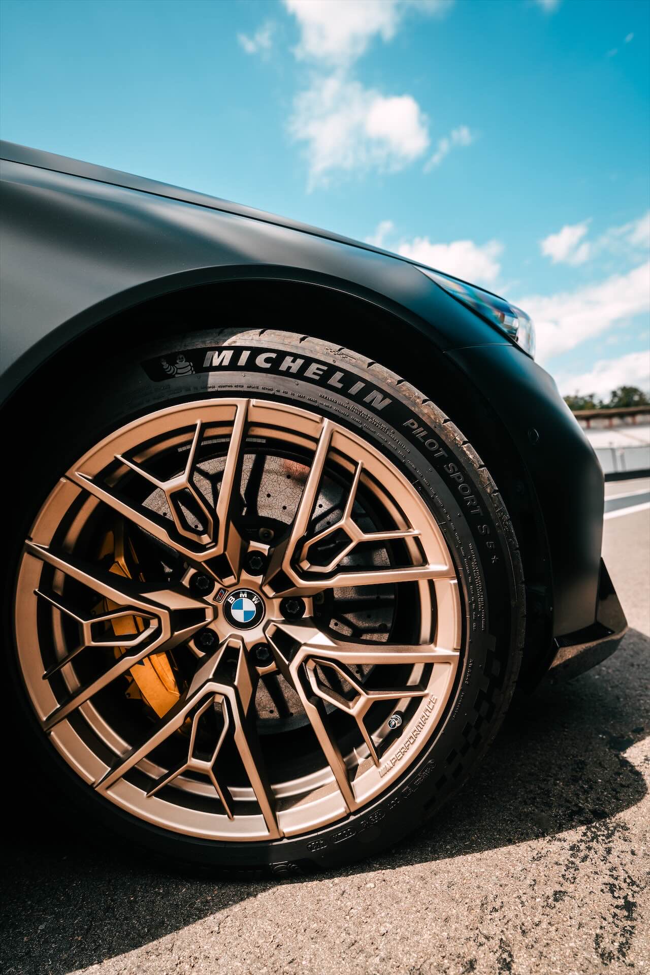 Nowości BMW na 2026 rok. Nowe silniki, zasięg i technologie