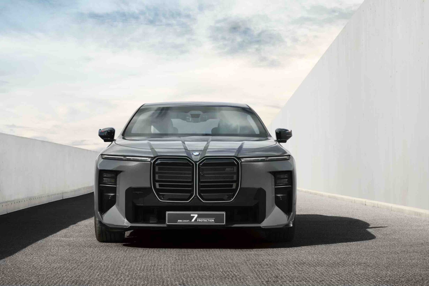 BMW Concept 7 Protection. 612 KM i pancerz na .44 Magnum