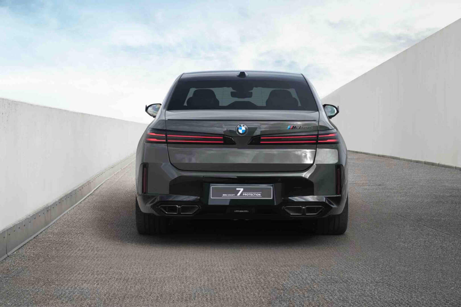 BMW Concept 7 Protection. 612 KM i pancerz na .44 Magnum