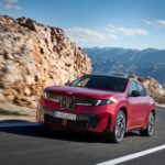Nowe BMW iX4 oficjalnie: dane techniczne, wyposażenie i zasięg