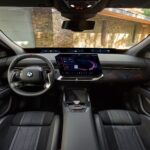 Nowe BMW iX4 oficjalnie: dane techniczne, wyposażenie i zasięg