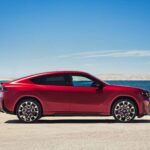 Nowe BMW iX4 oficjalnie: dane techniczne, wyposażenie i zasięg